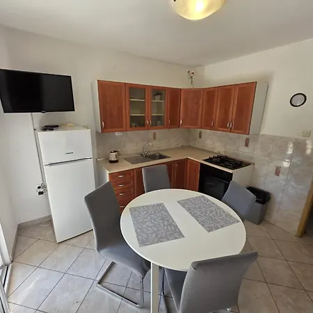 Apartment Petra By Pag Tours Apartment
