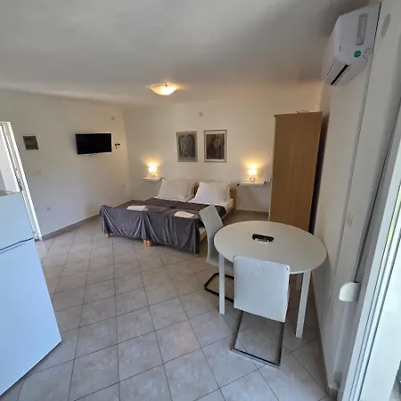 Apartment Apartment Petra By Pag Tours *