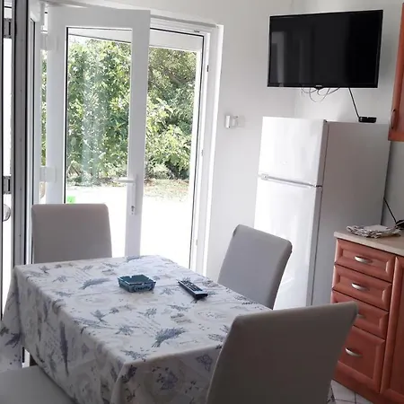 Apartment Petra By Pag Tours Pag Town