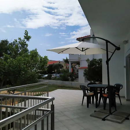 Apartment Petra By Pag Tours